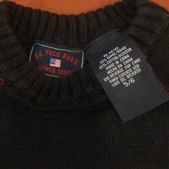 Pull Over Sweater - Picture 2 of 2